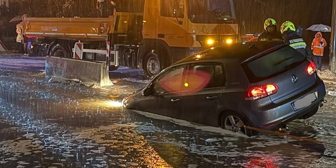 GORNJI MUĆ Golfom upao u kanal