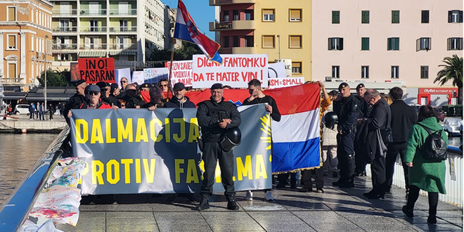 POČEO ANTIFAŠISTIČKI MARŠ U ZADRU: 'Digni fantomku da te mater vidi'. Pogledajte snimku