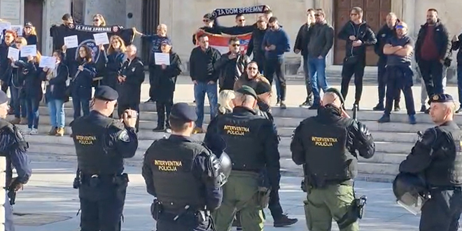 VIDEO Provjerite situaciju kod Sv. Donata, između dvije grupe je policija