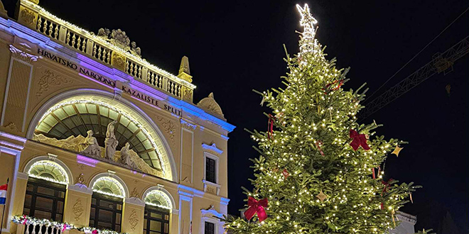 KRAĐA ILI IŽIVLJAVANJE? S okićenih gradskih jelki nestaju božićni ukrasi