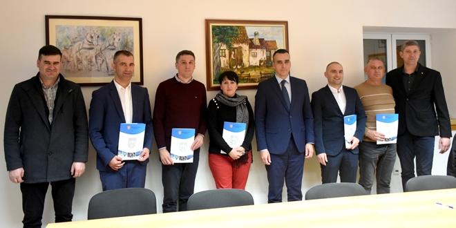 Županija dodijelila više od 96 tisuća eura za razvoj infrastrukturnih projekata u Drnišu, Unešiću, Civljanima i Biskupiji
