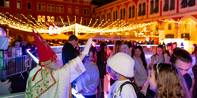 Sv. Nikola stiže na splitska klizališta: Donosi slatkiše i dobru zabavu za najmlađe 