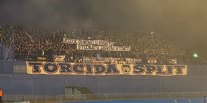 VIDEO: Zakuhalo se nakon Hajdukovog vodstva, a Torcida je istaknula poruku