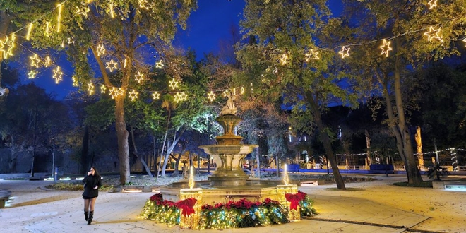 FOTOGALERIJA Pogledajte adventsku atmosferu u centru Splita