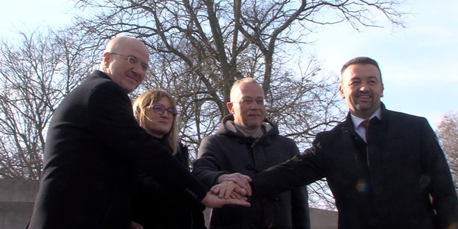 Desnica se konsolidira u novi blok