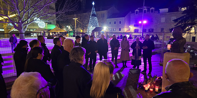 HDZ Sinj obilježio 26. obljetnicu smrti prvog hrvatskog predsjednika dr. Franje Tuđmana 