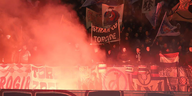 Dinamu i Hajduku kazna zbog pirotehnike