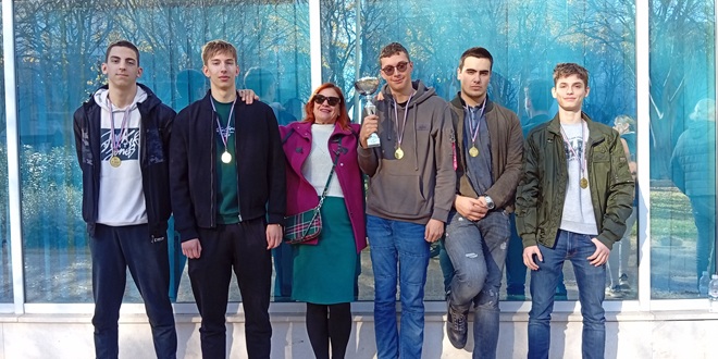 Prirodoslovna škola Split prva u muškoj kategoriji na gradskom natjecanju srednjih škola u šahu