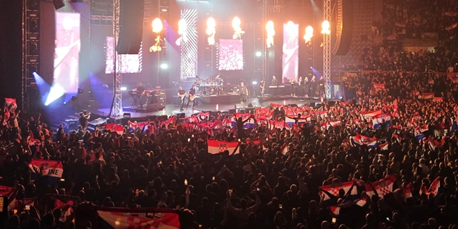 VIDEO Višnjikom se razlile crveno-bijelo-plave boje