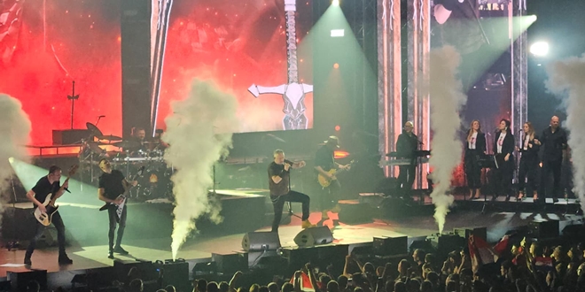 VIDEO Thompson ipak ispunio publici želju i zapjevao poznatu pjesmu