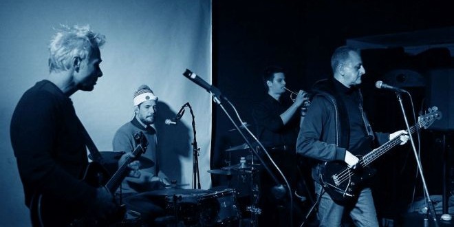 FOTOGALERIJA Splićani uživali u nastupu benda New Gondoliers