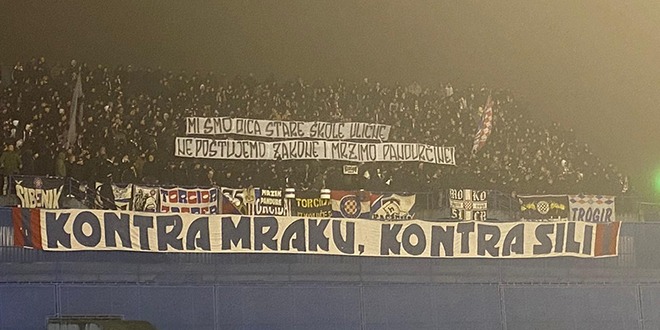 VIDEO: Torcida podigla poruku i priredila pirotehnički šou