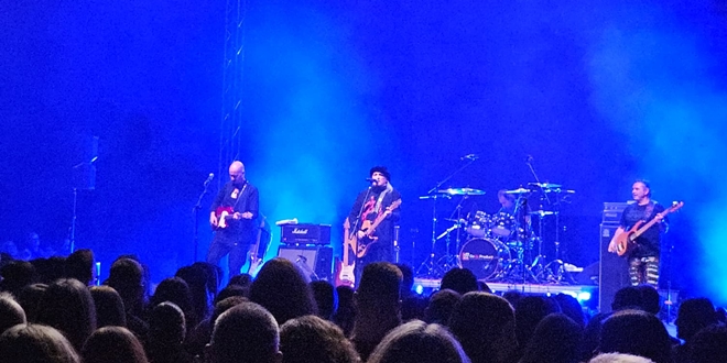 FOTO/VIDEO Koncert Plavog orkestra otvoren bezvremenskim hitom