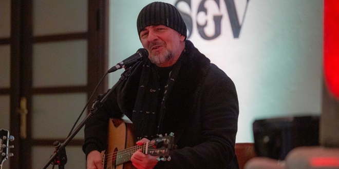 FOTOGALERIJA Akustična večer Sandija Cenova u blagdanskom ugođaju Pjace