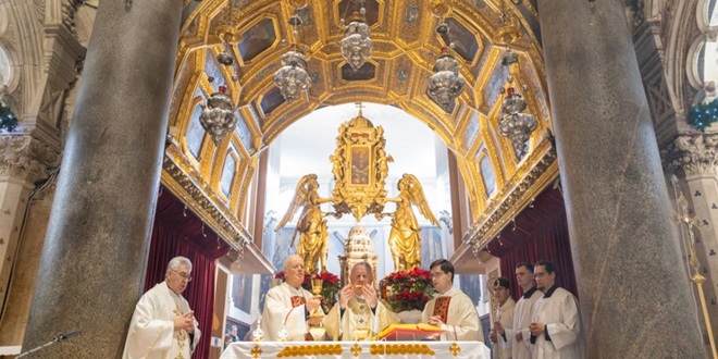 Ponoćka i Božićna misa u splitskoj prvostolnici