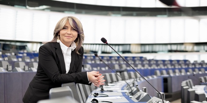 Europski parlament o algoritmima velikih internetskih platformi, ukidanju uvoza ruskog plina, 30. obljetnici Daytonskog sporazuma te pristupačnom stanovanju