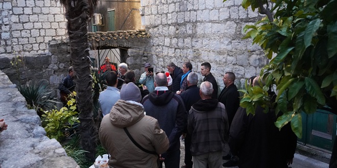 Gradska knjižnica Kaštela vraća običaj kolendavanja