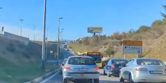 KONTRA SMJER Vozač Prometovog autobusa skrenuo u krivu traku, srećom bez posljedica. Evo video