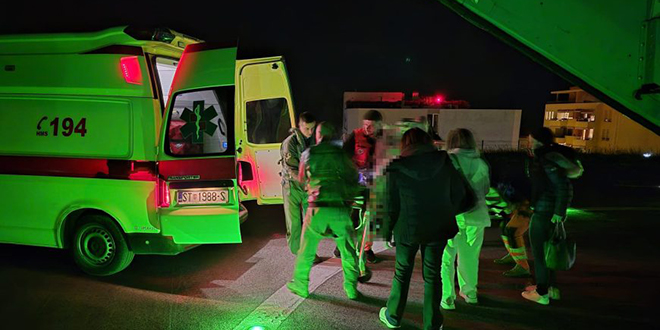 HRZ helikopterom prevezao novorođene blizance iz Dubrovnika u Split