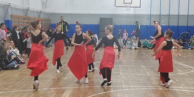 FOTOGALERIJA Božićne sportske igre i Baletna klasika u Amfiteatru