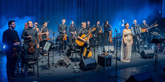 FOTO Provjerite kako je bilo na rasprodanom Božićnom koncertu u Apfel Areni