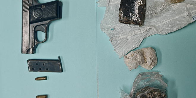 PRETRAGA U SPLITU Nađeno oružje i droga, muškarac završio u zatvoru