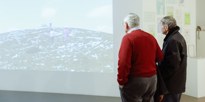 FOTOGALERIJA: U prepunoj Gradskoj galeriji Sikirica otvorena izložba u sjećanje na Borisa Buljana