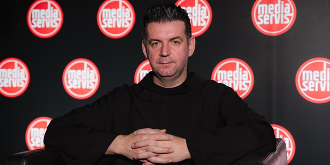 Fra Brčina: Važno je da se Isus rodi u našim srcima, radost Božića ne ovisi o lampicama i ukrasima