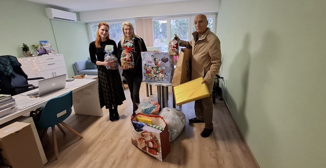 Djecu i majke iz splitske Sigurne kuće darivali članovi GI Stanari zajedno