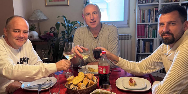 BOGATA TRPEZA Bivši splitski gradonačelnik i njegovi zamjenici na zajedničkom ručku