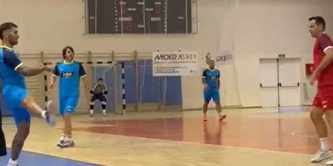 VIDEO: Pogledajte kombinaciju hajdukovaca. Livaja poslao parabolu, a Karačić napravio 'škarice'