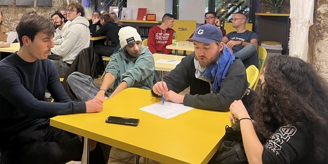 Na kraju godine u Zoni upoznajte prijatelje, zaigrajte novu igru ili napišite čestitku!