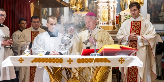 Nadbiskup Križić predvodio misno slavlje pod kojim je zaključio Jubilejsku godinu nade u Splitsko-makarskoj nadbiskupiji