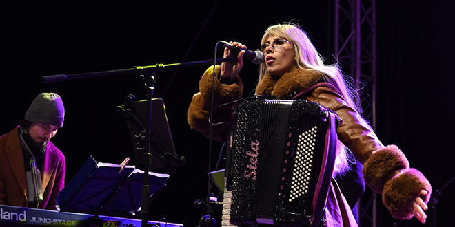 FOTOGALERIJA Stela Rade rasplesala publiku u solinskoj Gradini