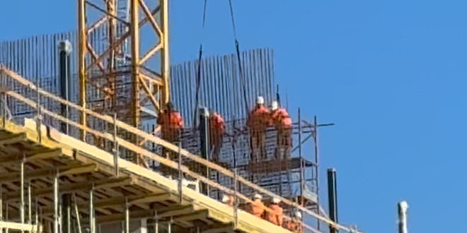 VIDEO: Kako je raditi po buri na nula stupnjeva i na visini od 25 metara?