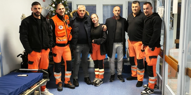 Bulj i Bobeta uoči Nove godine posjetili dežurne službe u Sinju