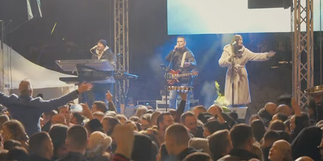 VIDEO Matko i Brane zapalili atmosferu u Solinu i zatvorili božićni program u Gradini