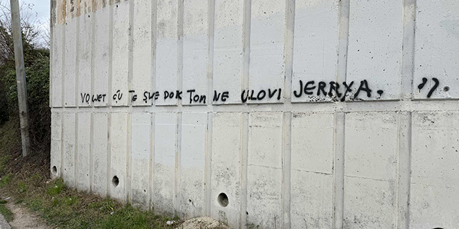 Originalne poruke: Na izlazu iz Splita obećanje o vječnoj ljubavi i smislu života