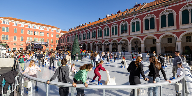 Klizališta u Splitu ostaju otvorena do 11. siječnja