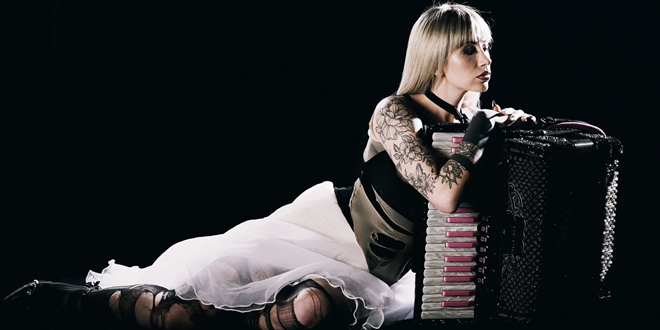 Stela Rade s pjesmom 'Nema te' izazvala snažnu reakciju publike prije Dore