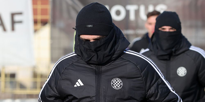 FOTOGALERIJA IZ ZMIJAVACA: Velika hladnoća obilježila prvu pripremnu utakmicu