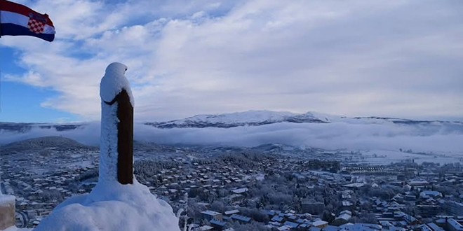 FOTO Upoznaj svoju zemlju: Građani i posjetitelji pozvani na besplatni turistički obilazak Sinja