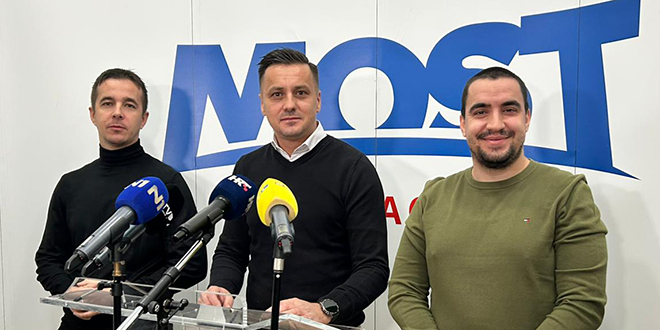 Most predlaže šestosatni radni dan za roditelje: 'Vrijeme je da im država konačno olakša život'