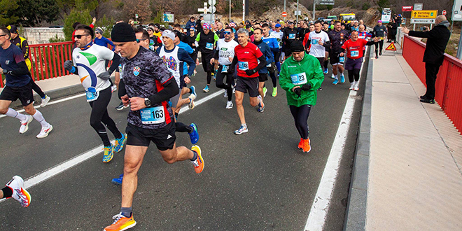 DA SE NE ZABORAVI Rekordan broj trkača na ovogodišnjem polumaratonu Maslenica