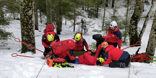 HGSS UPUTIO UPOZORENJE: Na južnoj strani Velebita prijete mokre lavine