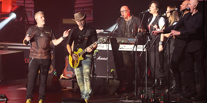 VIDEO: Thompson se oprostio od splitske publike uz 'Lijepa li si'