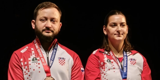 NOVA GODINA, STARI OBIČAJI Petar Gorša i Valentina Gustin Šipek osvojili broncu u slovenskim Rušama