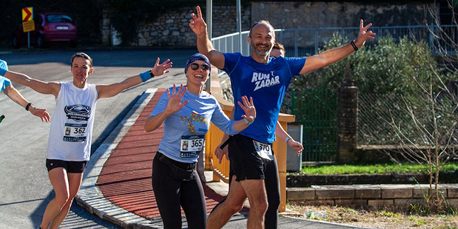 FOTO/VIDEO Ante Živković i Ines Jozić pobjednici polumaratona Maslenica 2026