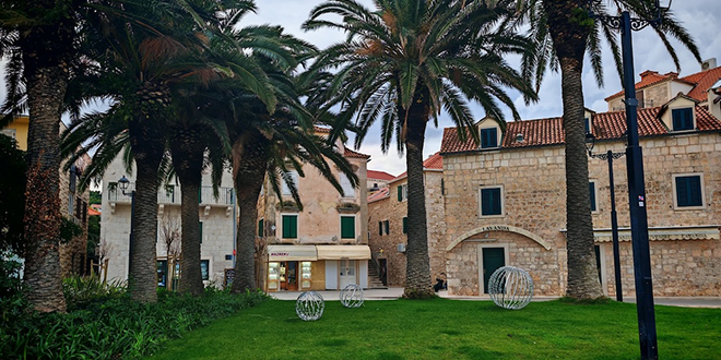 FOTO Zelenilom protiv vrućina: Supetar završio projekt vrijedan 218.000 eura