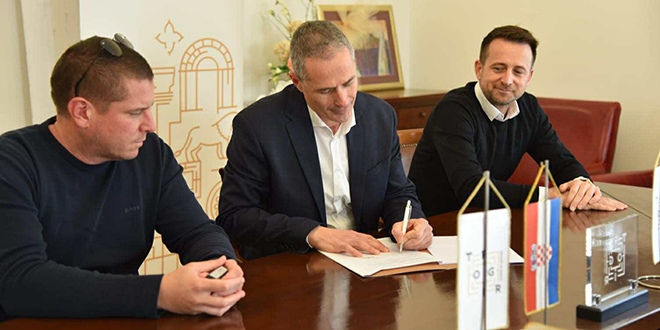 Trogir Holding sljedeće godine seli u vlastitu zgradu u Planom, potpisan ugovor o gradnji